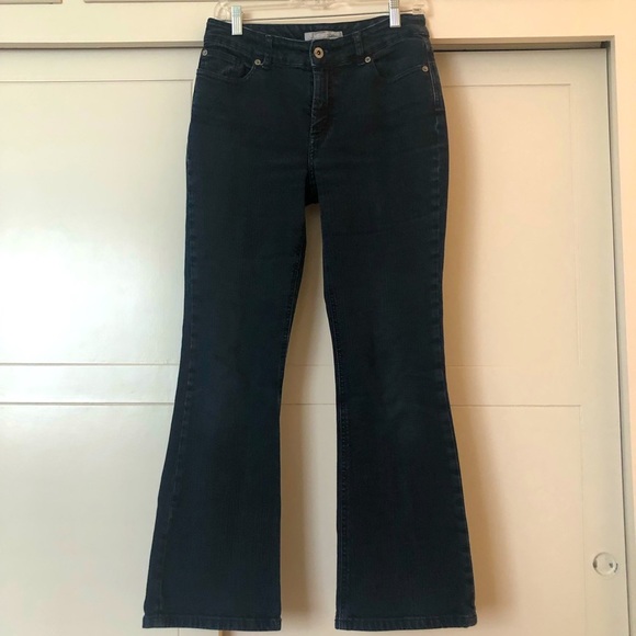 Chico’s Platinum jeans, size 2 (Chico sz 00), short, flare, slight stretch. - Picture 4 of 7